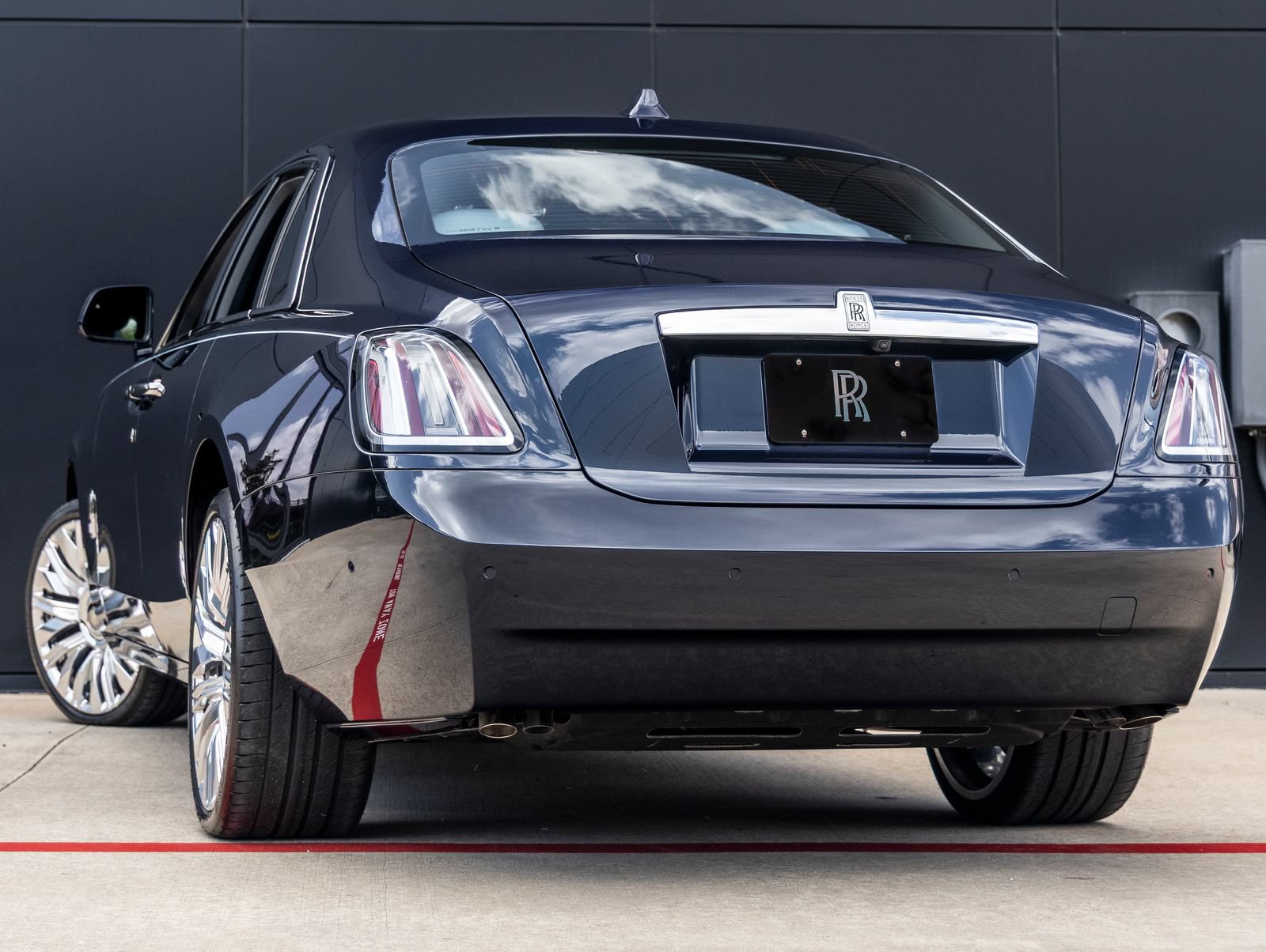 New 2027 Rolls-Royce Ghost AWD/4WD image 9