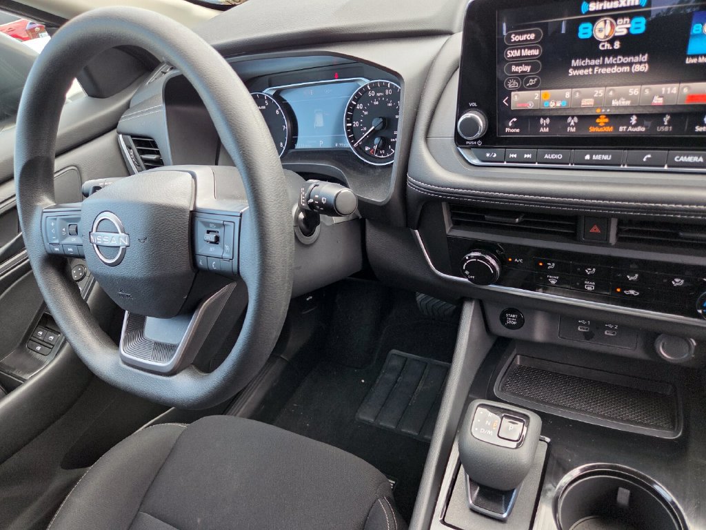 Used 2026 Nissan Rogue S FWD image 31