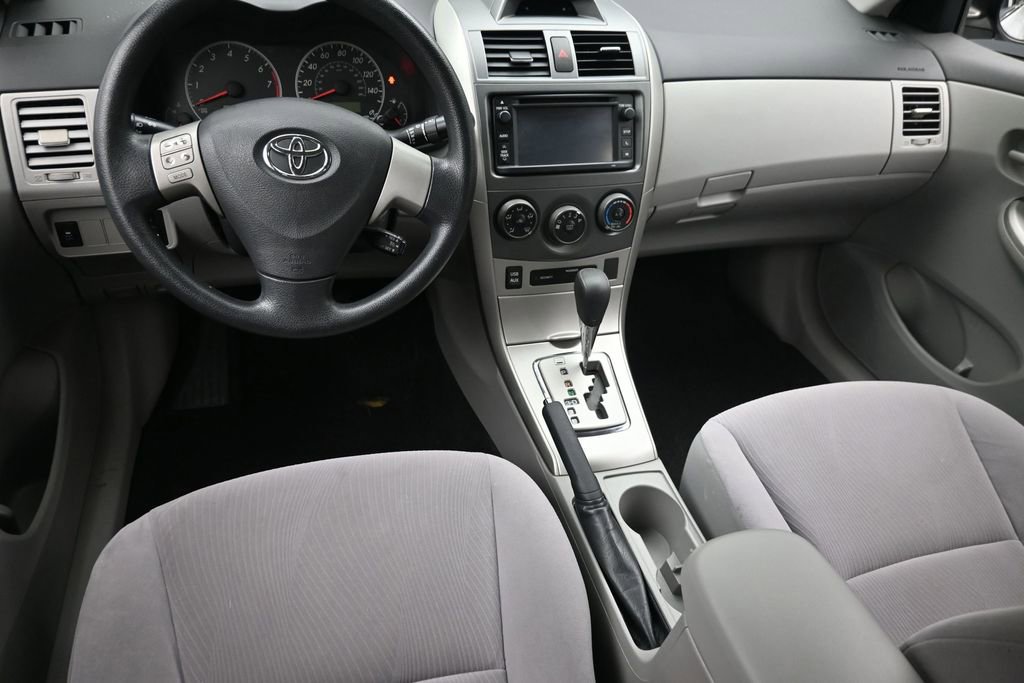 Used 2013 Toyota Corolla LE FWD image 12