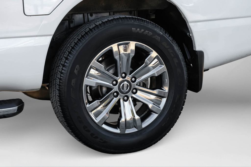 Used 2017 Nissan Titan SV image 50
