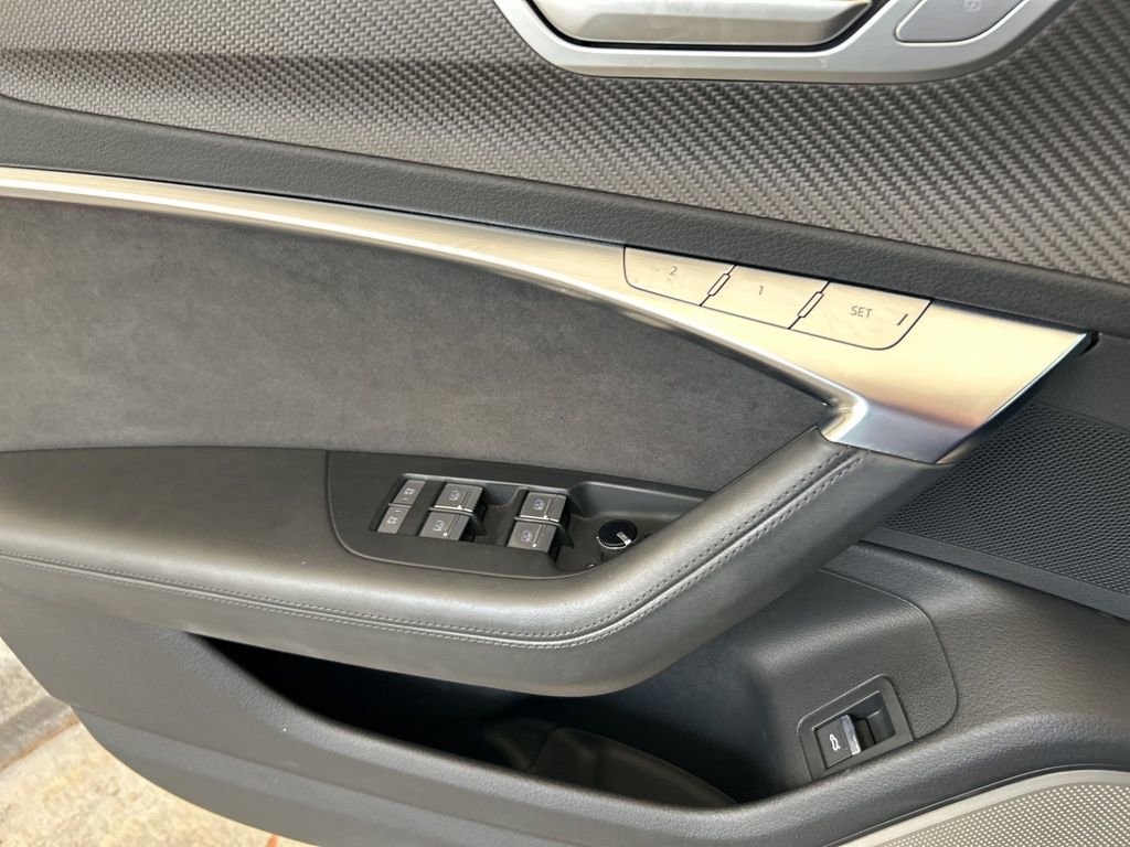 Used 2022 Audi RS 6 w/ Carbon Optic Package image 12