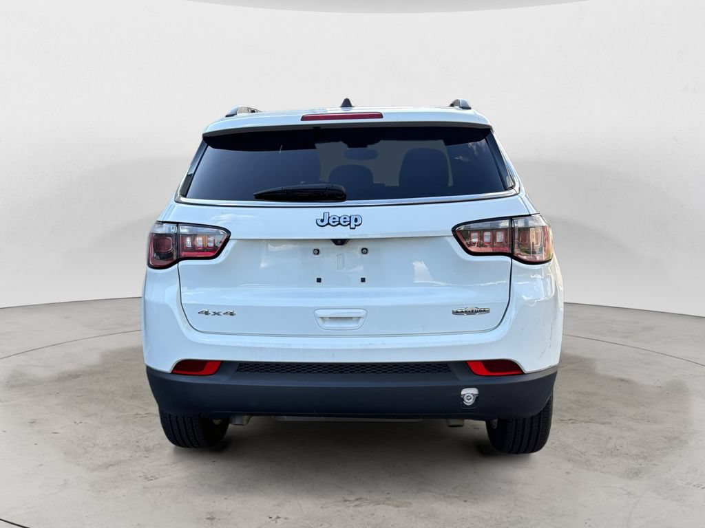 Used 2024 Jeep Compass Latitude AWD/4WD image 4