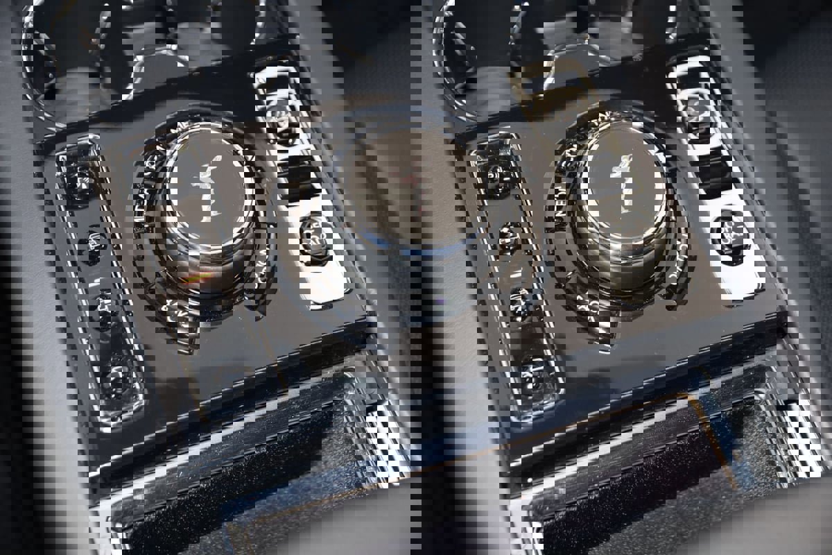 Used 2024 Rolls-Royce Cullinan Black Badge image 53