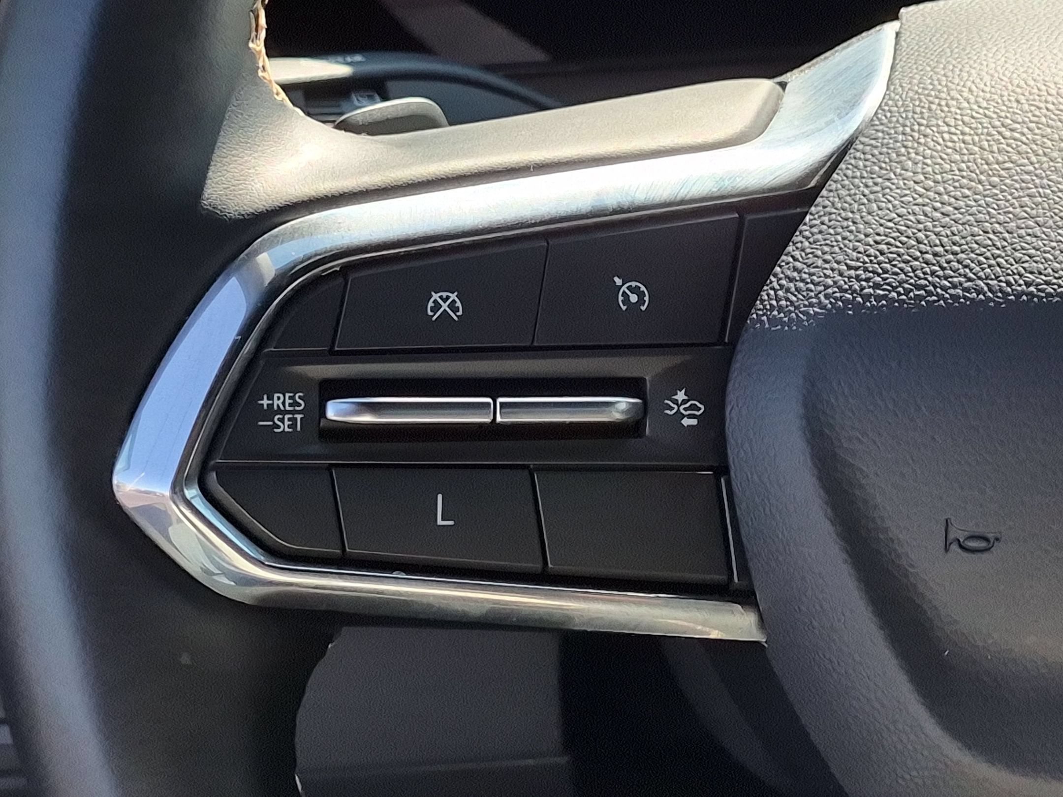 Used 2025 Chevrolet Traverse LT FWD image 18