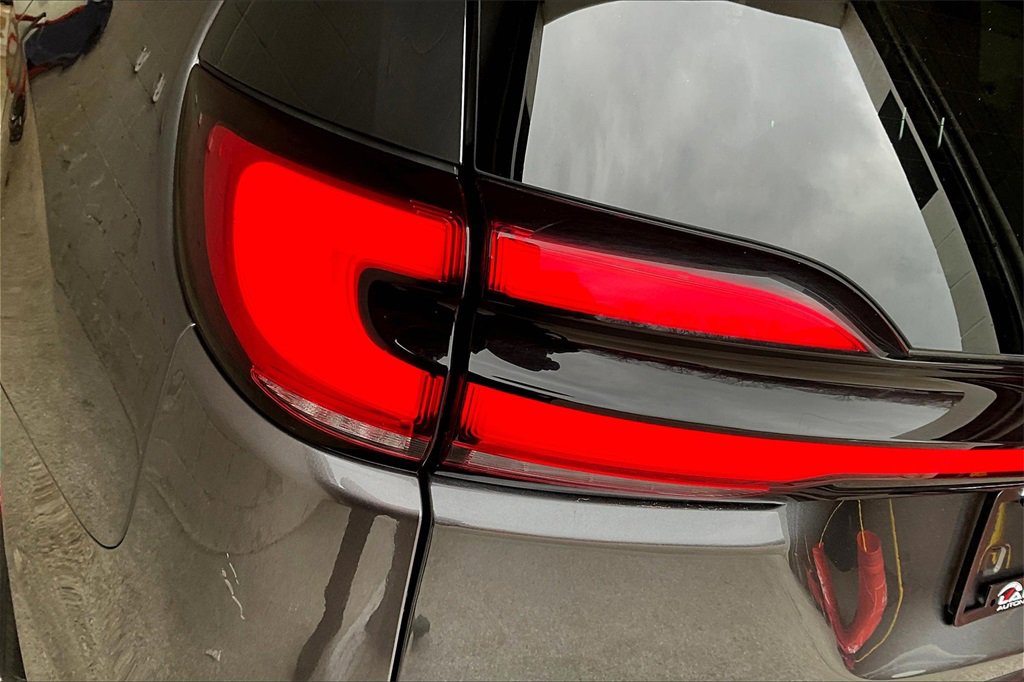 Used 2022 Chrysler Pacifica Touring-L image 22