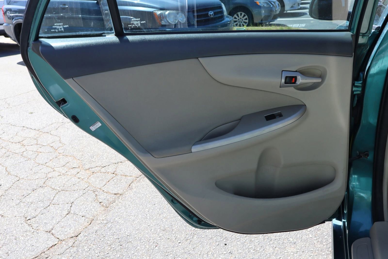 Used 2010 Toyota Corolla LE image 6