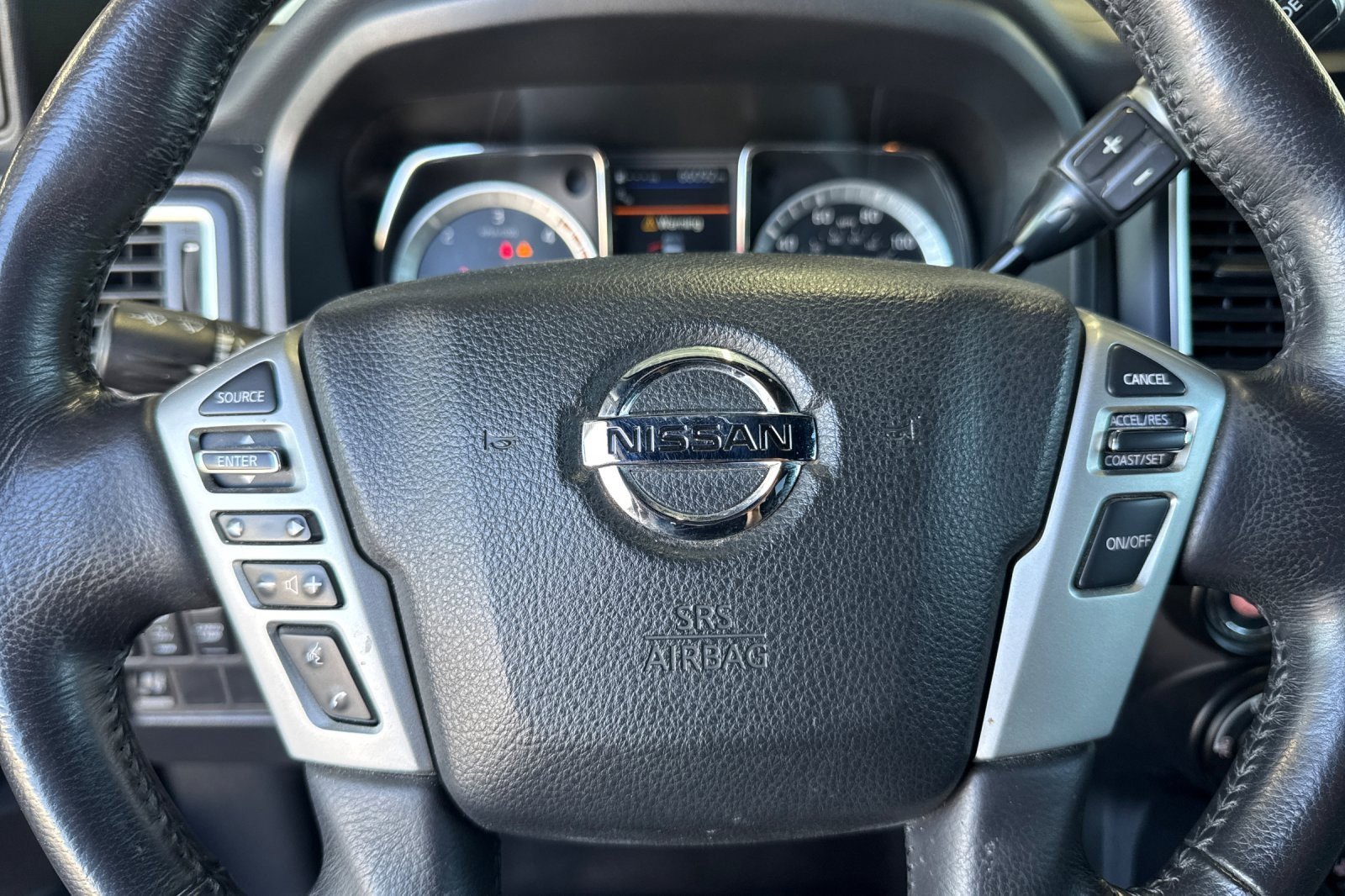 Used 2019 Nissan Titan SV w/ SV Convenience Package image 22