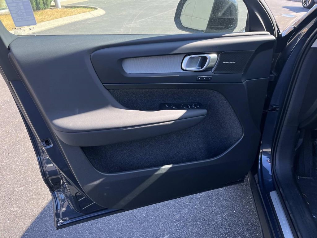 New 2026 Volvo XC40 B5 Ultra w/ Climate Package image 20