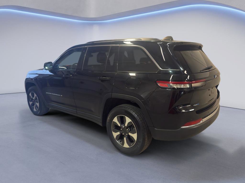 Used 2023 Jeep Grand Cherokee 4WD 4xe image 4