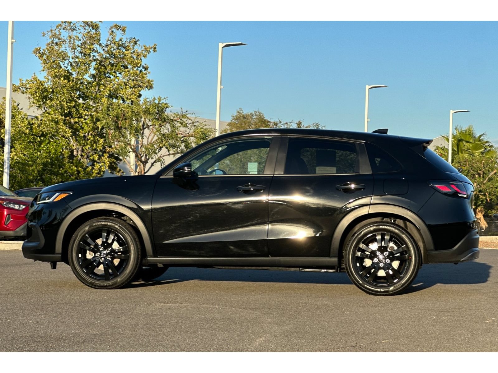 Used 2027 Honda HR-V Sport image 2