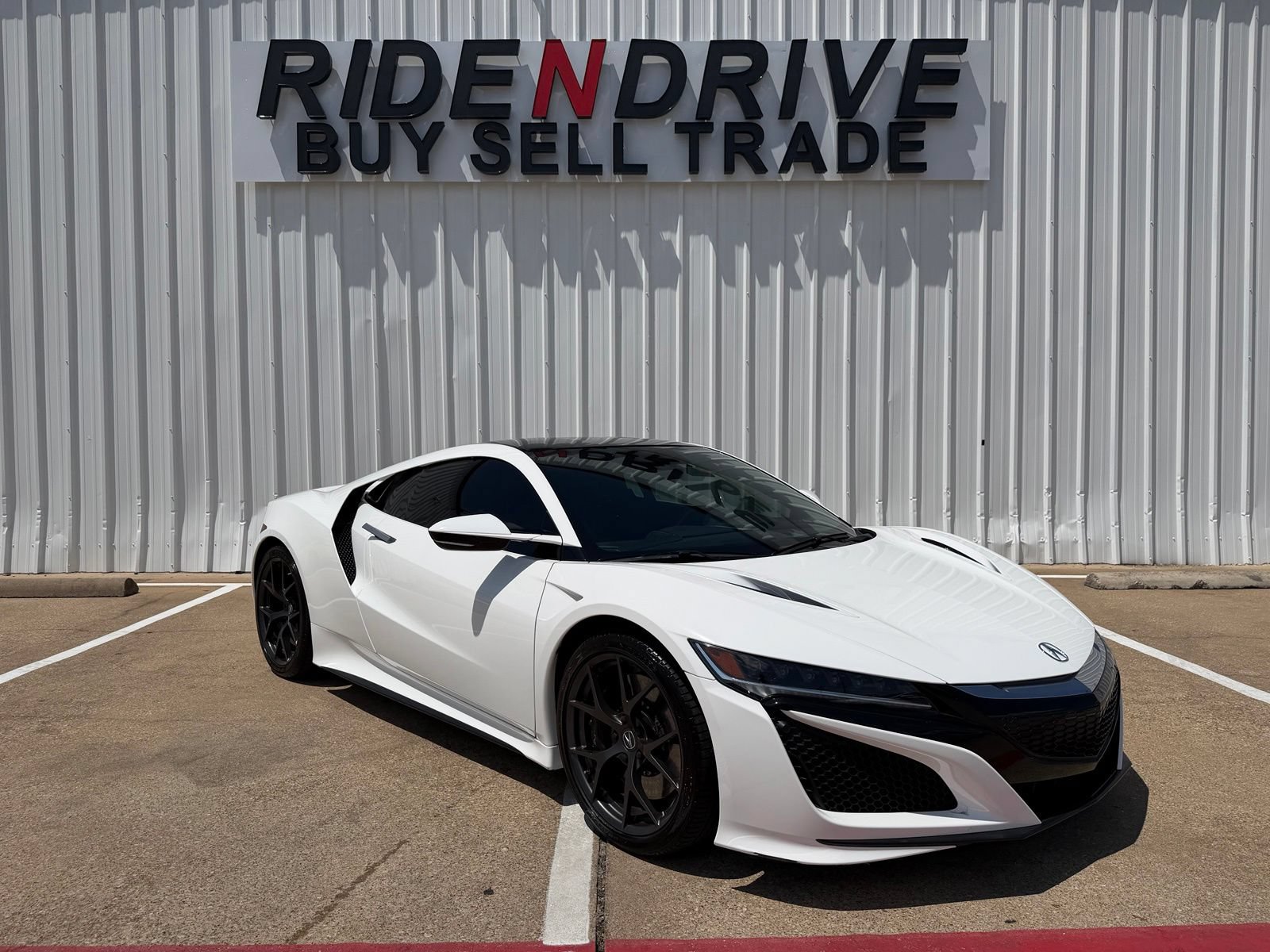 Used 2017 Acura NSX AWD/4WD image 9