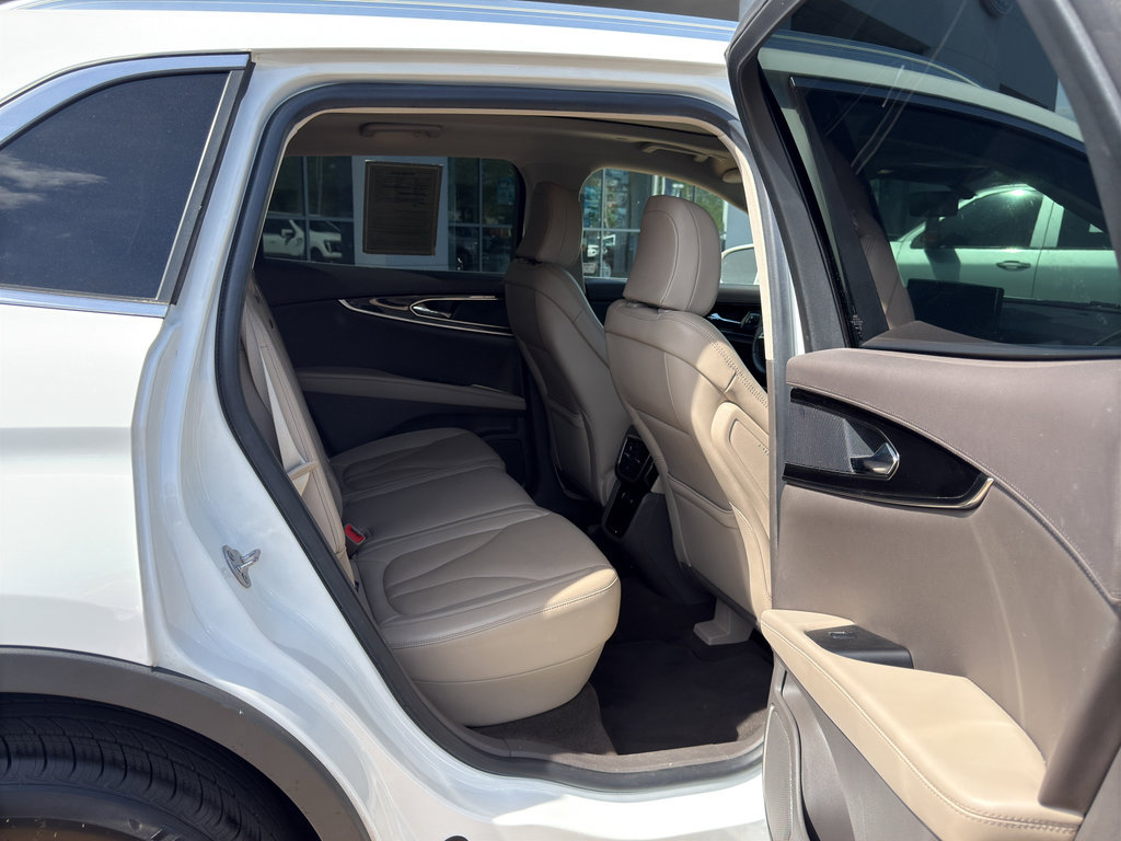 Used 2023 Lincoln Nautilus Reserve image 8