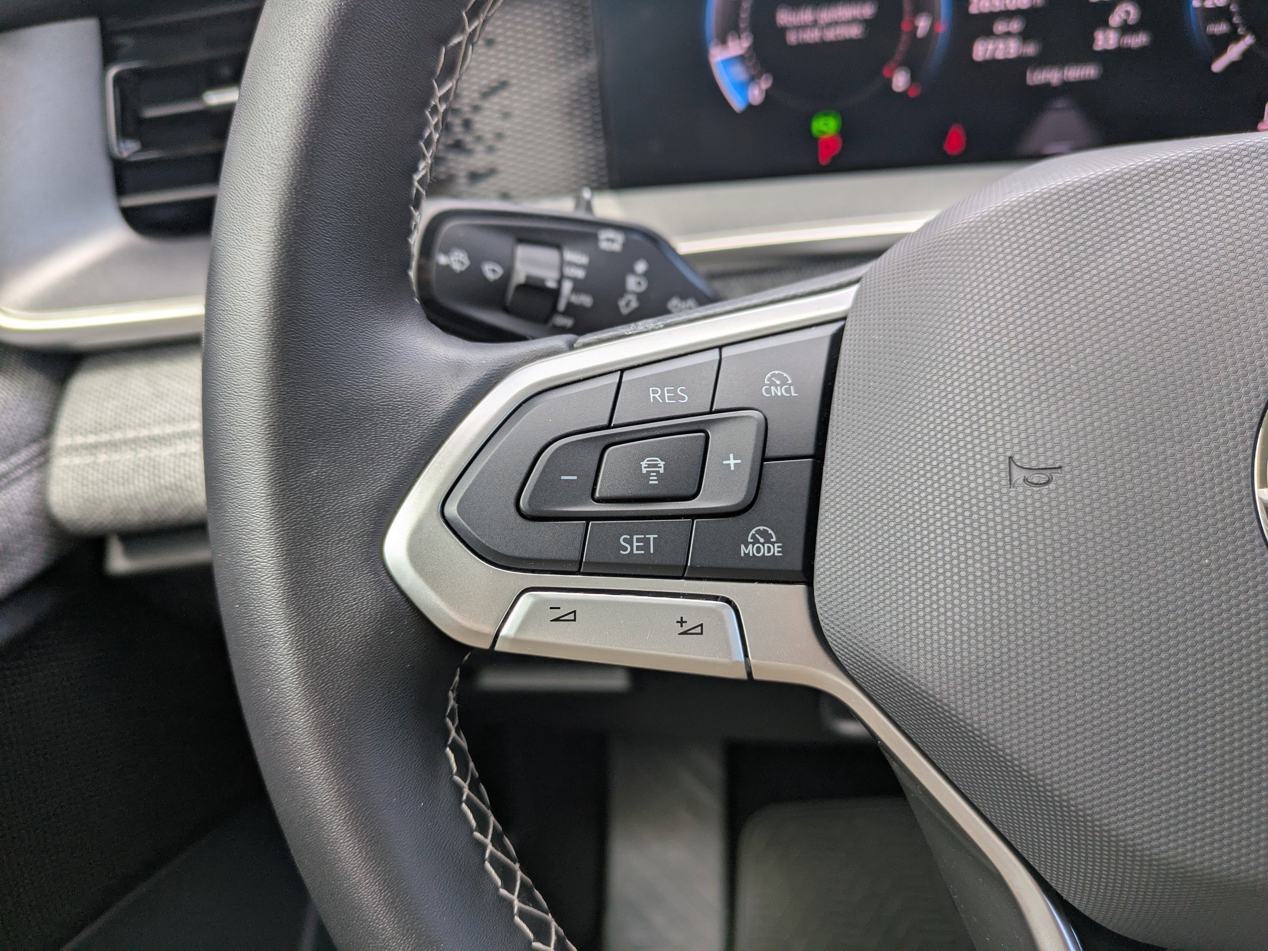 Used 2025 Volkswagen Tiguan S FWD image 23