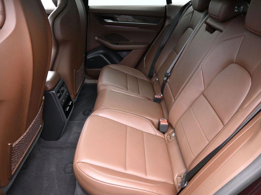 Certified 2025 Porsche Macan 4 Electric image 10