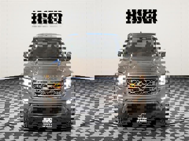 Used 2022 Nissan Frontier SV image 3