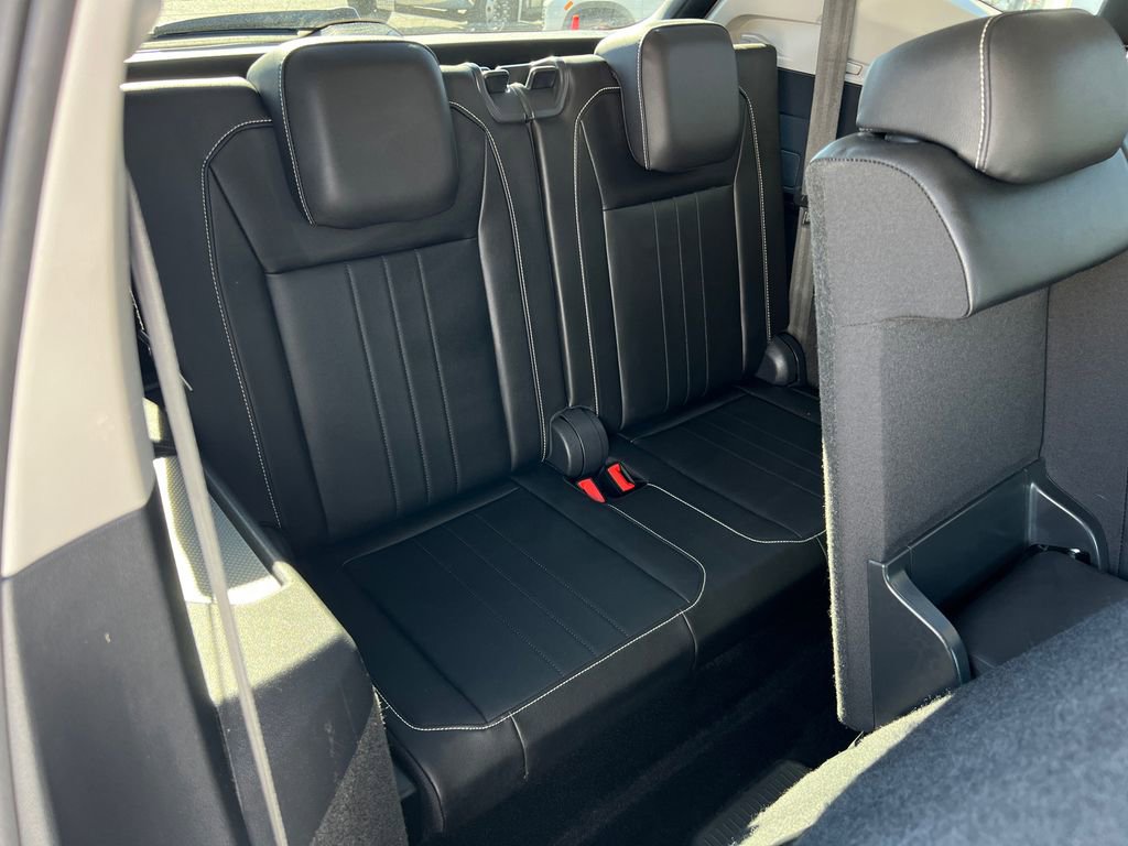 Certified 2024 Volkswagen Tiguan SE image 16