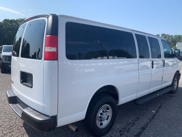 Used 2018 Chevrolet Express 3500 LS RWD image 8
