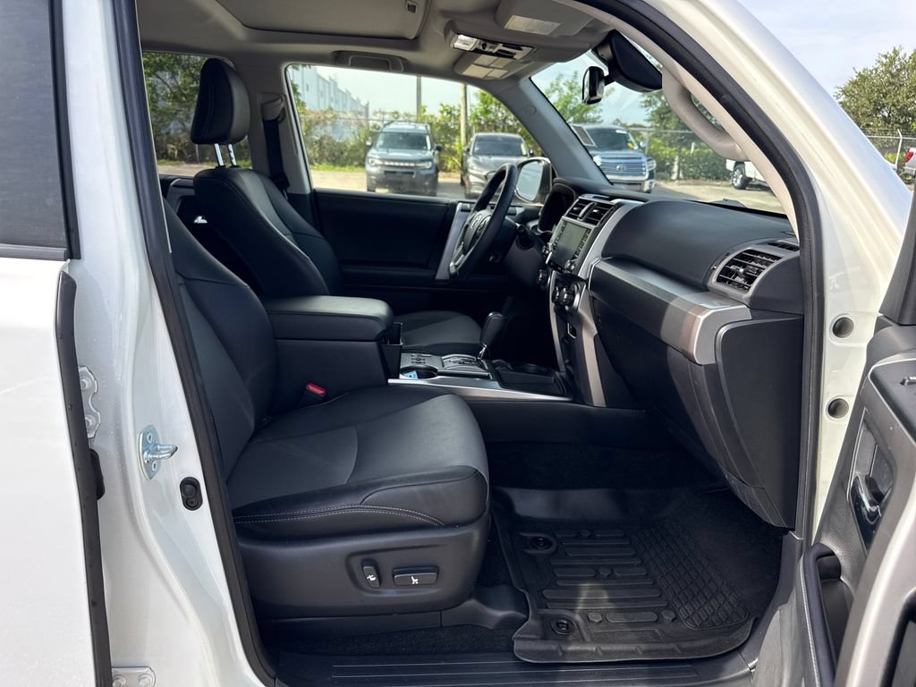 Used 2022 Toyota 4Runner SR5 Premium w/ Moonroof Package RWD image 25