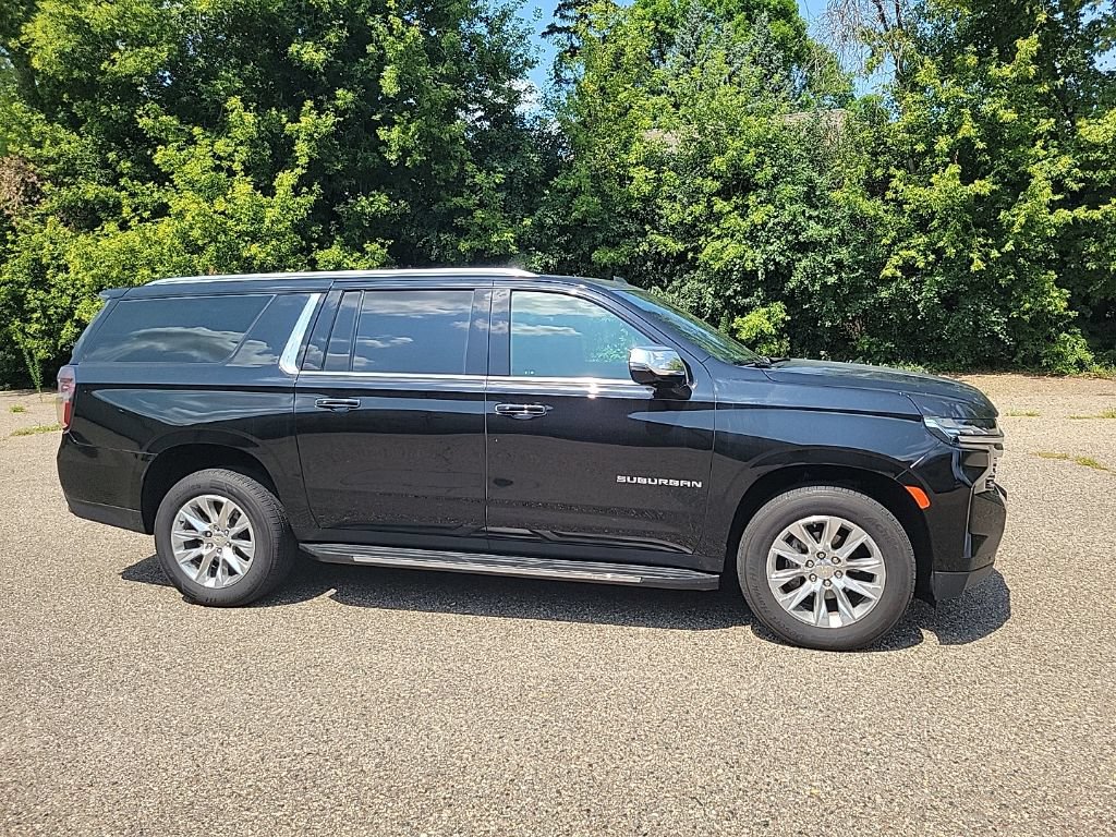 Used 2023 Chevrolet Suburban Premier AWD/4WD image 8