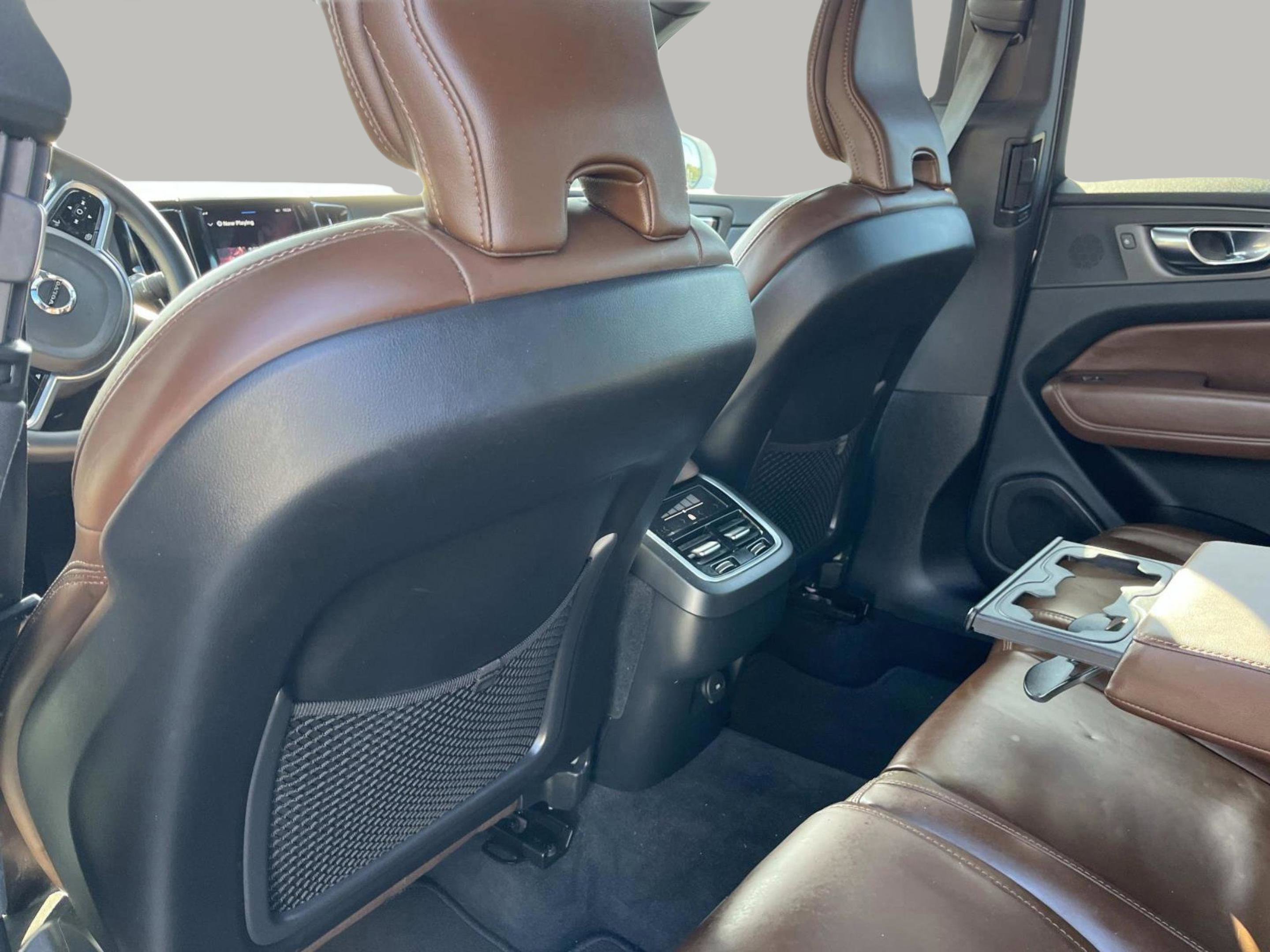 Used 2023 Volvo XC60 B5 Ultimate image 26