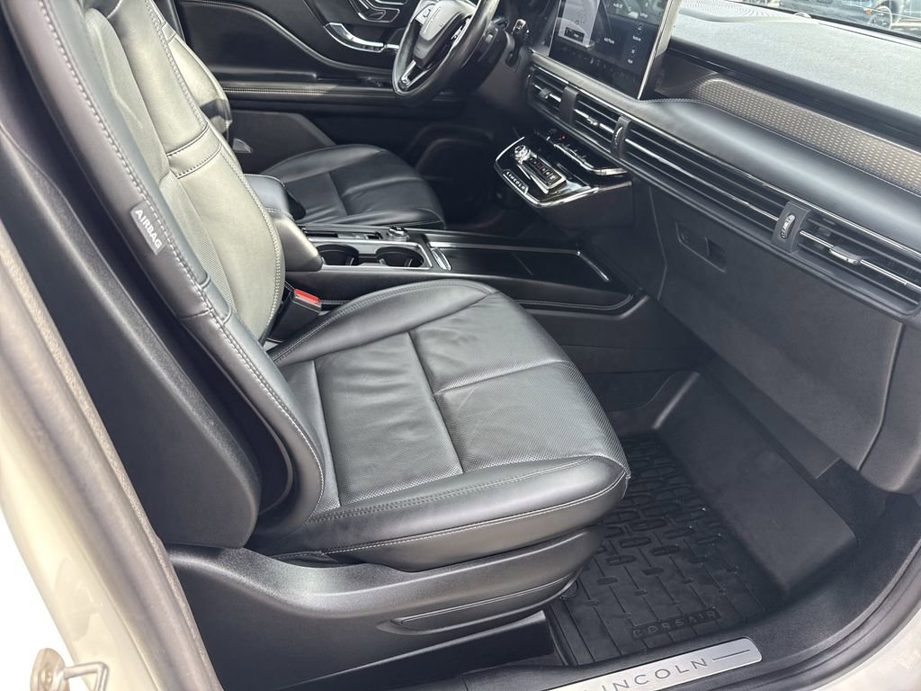 Used 2023 Lincoln Corsair Reserve w/ Equipment Group 201A image 14