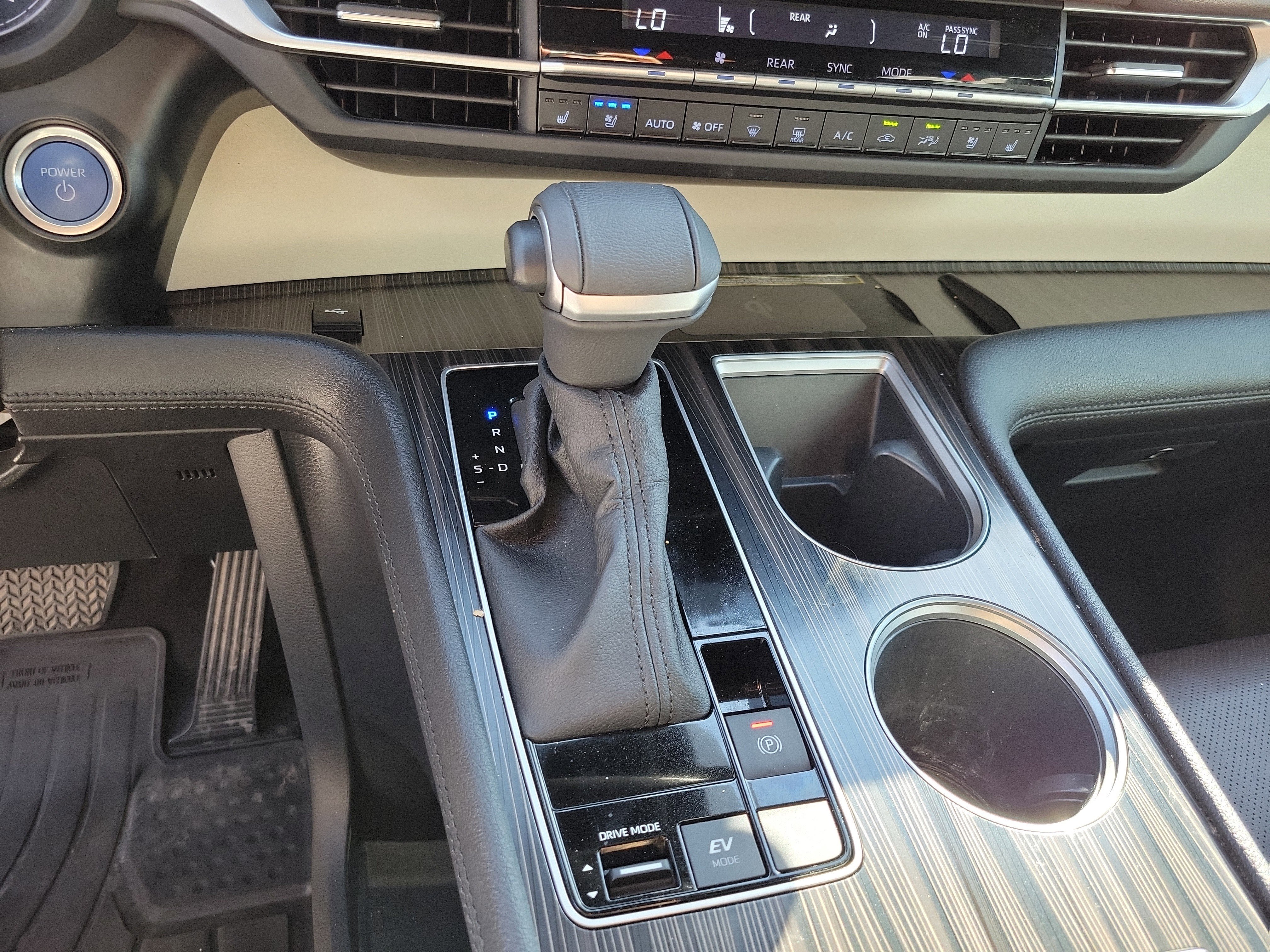Certified 2023 Toyota Sienna Platinum FWD image 15