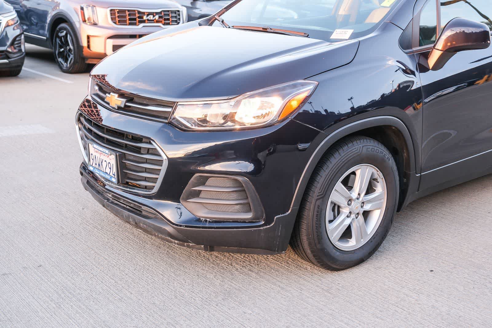 Used 2022 Chevrolet Trax LS w/ Tint and Cruise Package FWD image 11