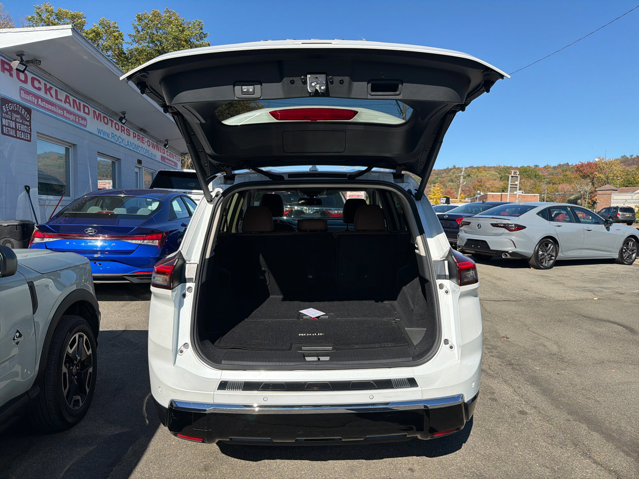Used 2024 Nissan Rogue Platinum w/ Platinum Premium Package image 10