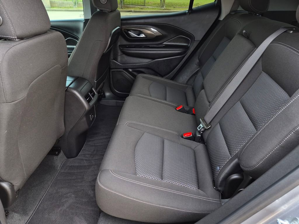 Used 2023 GMC Terrain SLE w/ Driver Convenience Package image 32