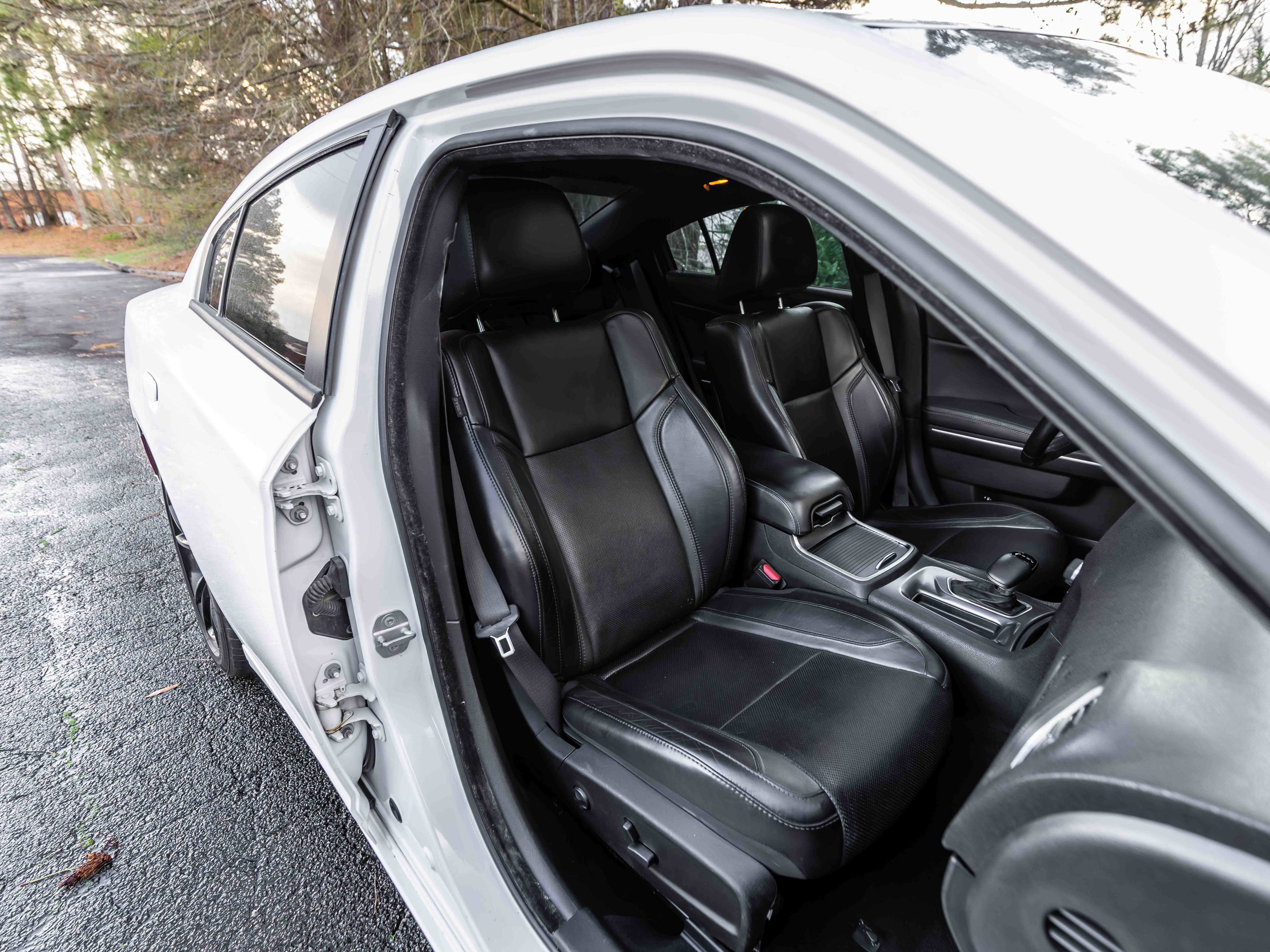 Used 2019 Dodge Charger SXT w/ Leather Interior Group image 14