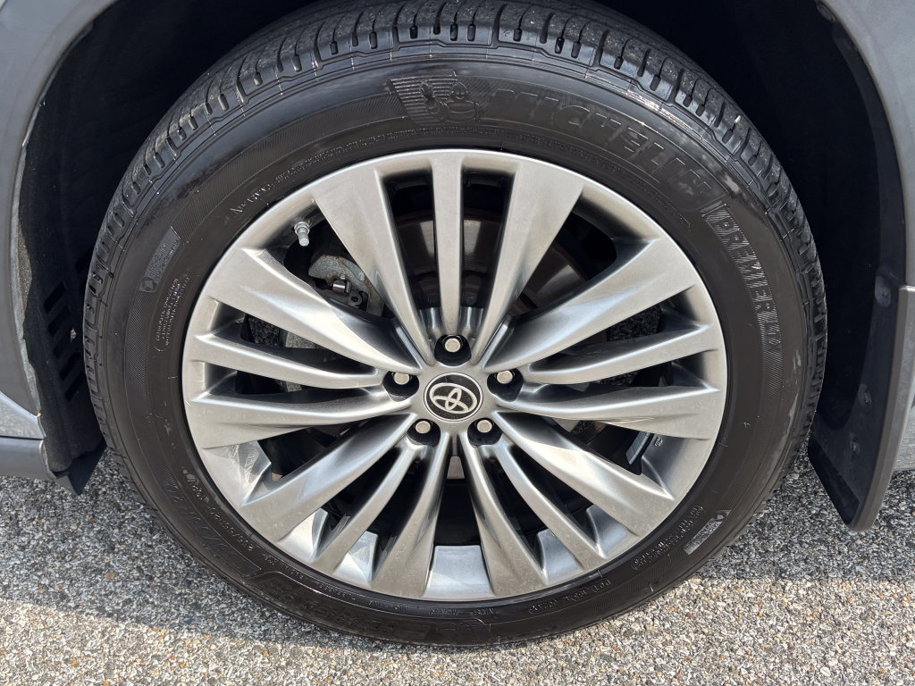 Certified 2021 Toyota Highlander Platinum AWD/4WD image 17