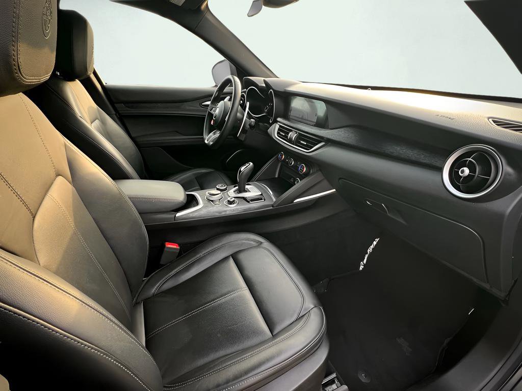 Used 2023 Alfa Romeo Stelvio Sprint RWD image 30