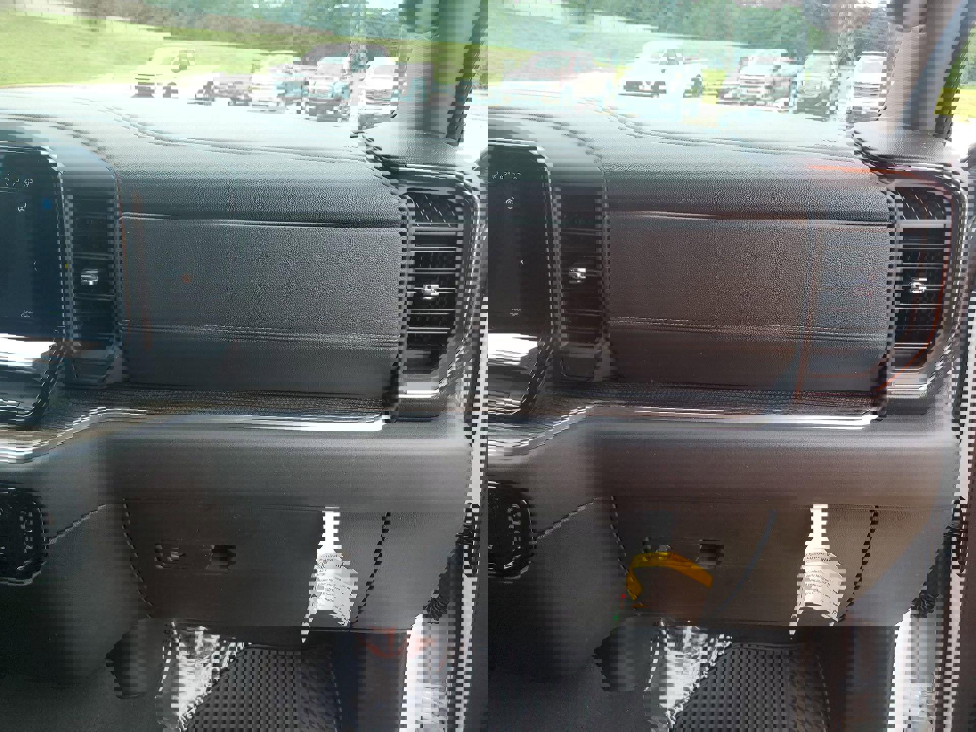 Used 2024 Chevrolet Silverado 2500 LT w/ Convenience Package image 33