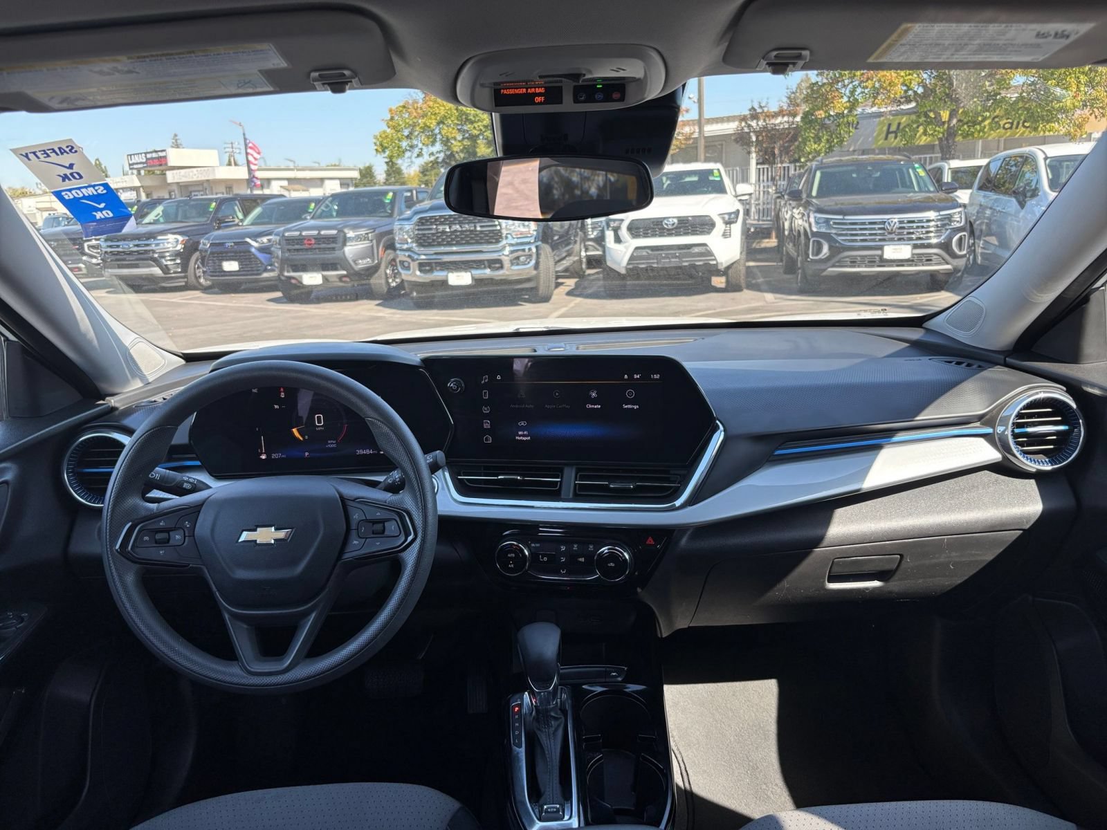 Used 2025 Chevrolet Trax LT FWD image 31