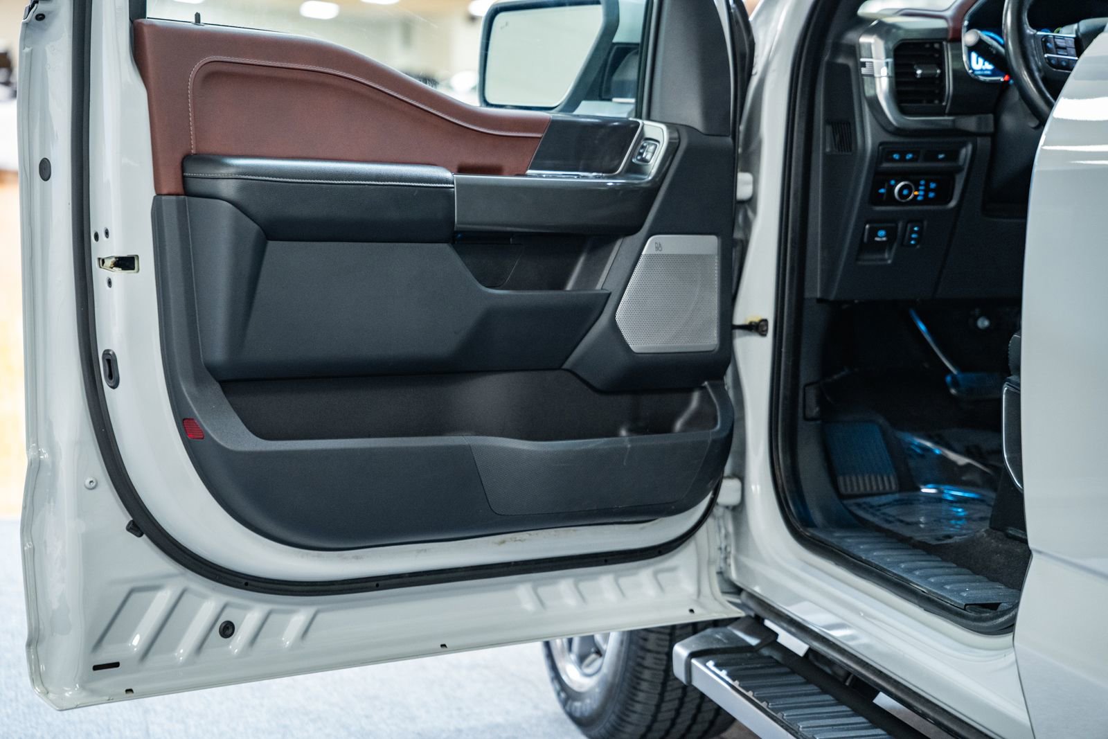 Used 2023 Ford F150 Lariat w/ Equipment Group 502A High image 47