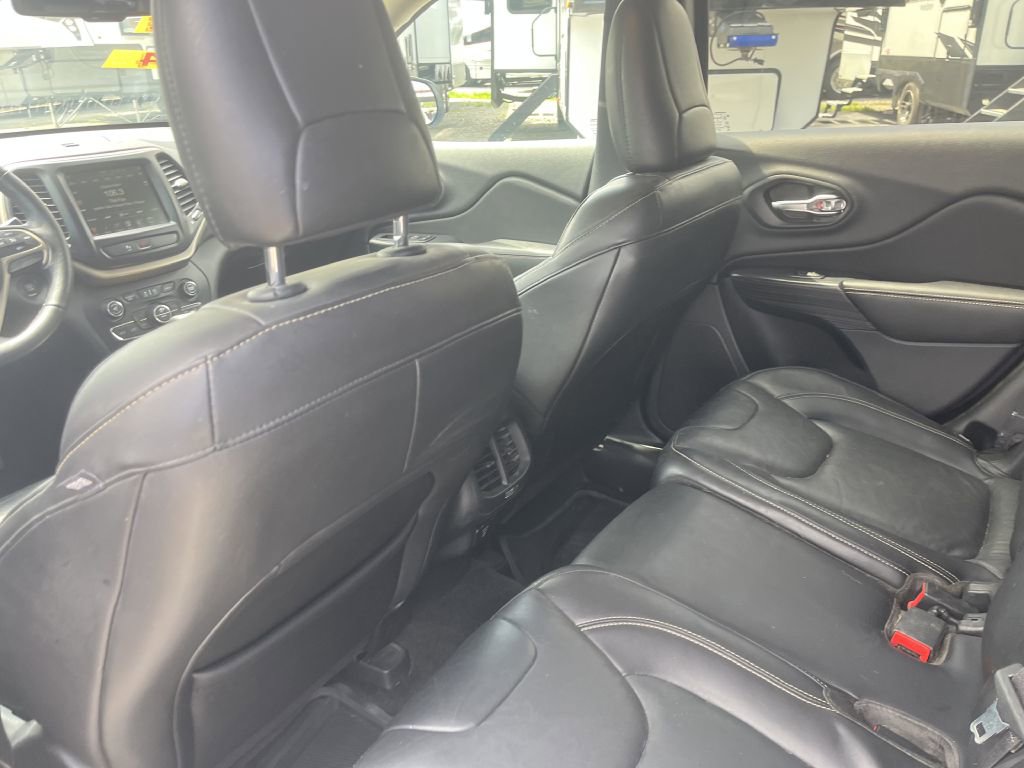 Used 2016 Jeep Cherokee Limited w/ Trailer Tow Group AWD/4WD image 15