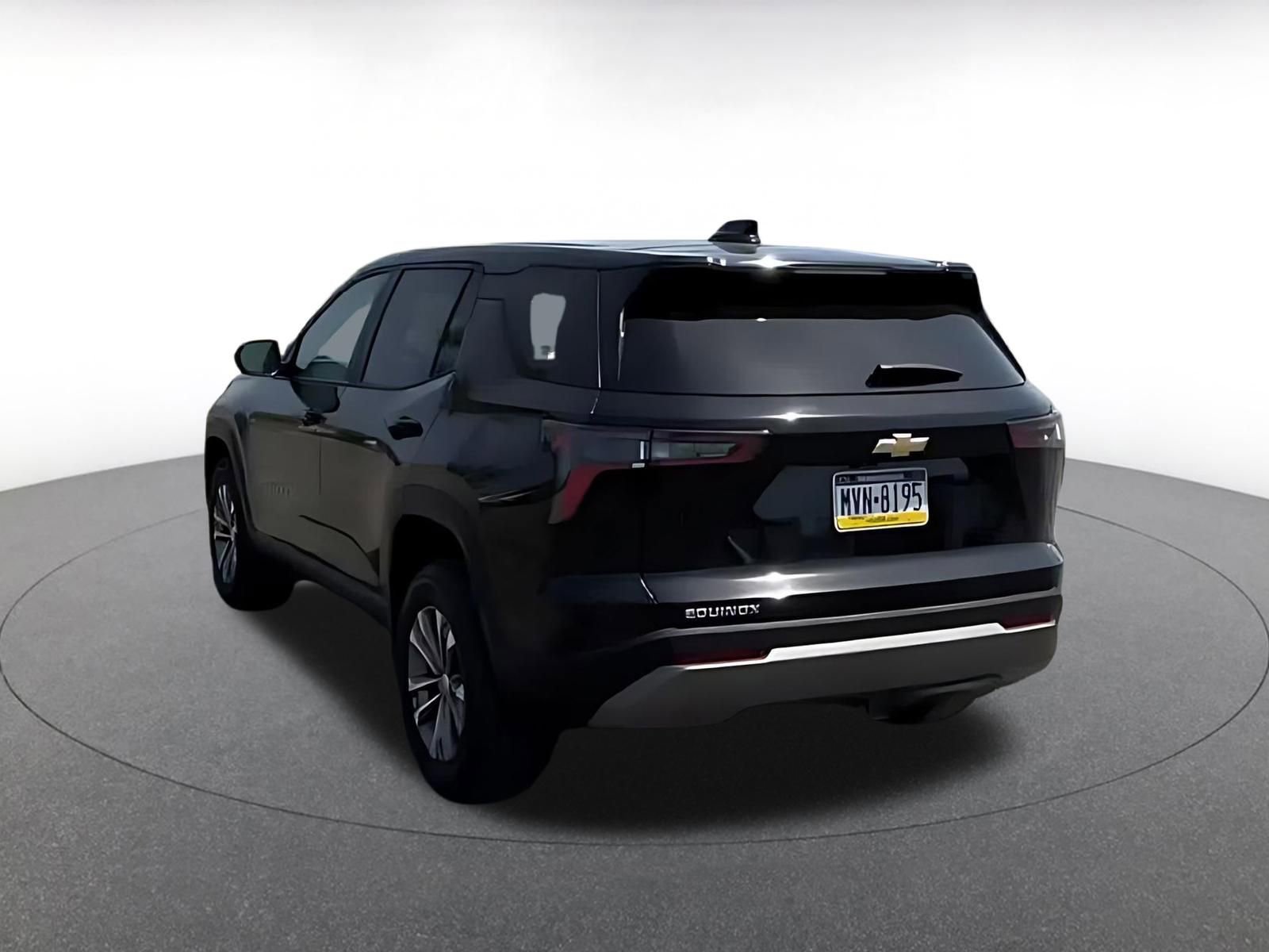 Used 2025 Chevrolet Equinox LT FWD image 11