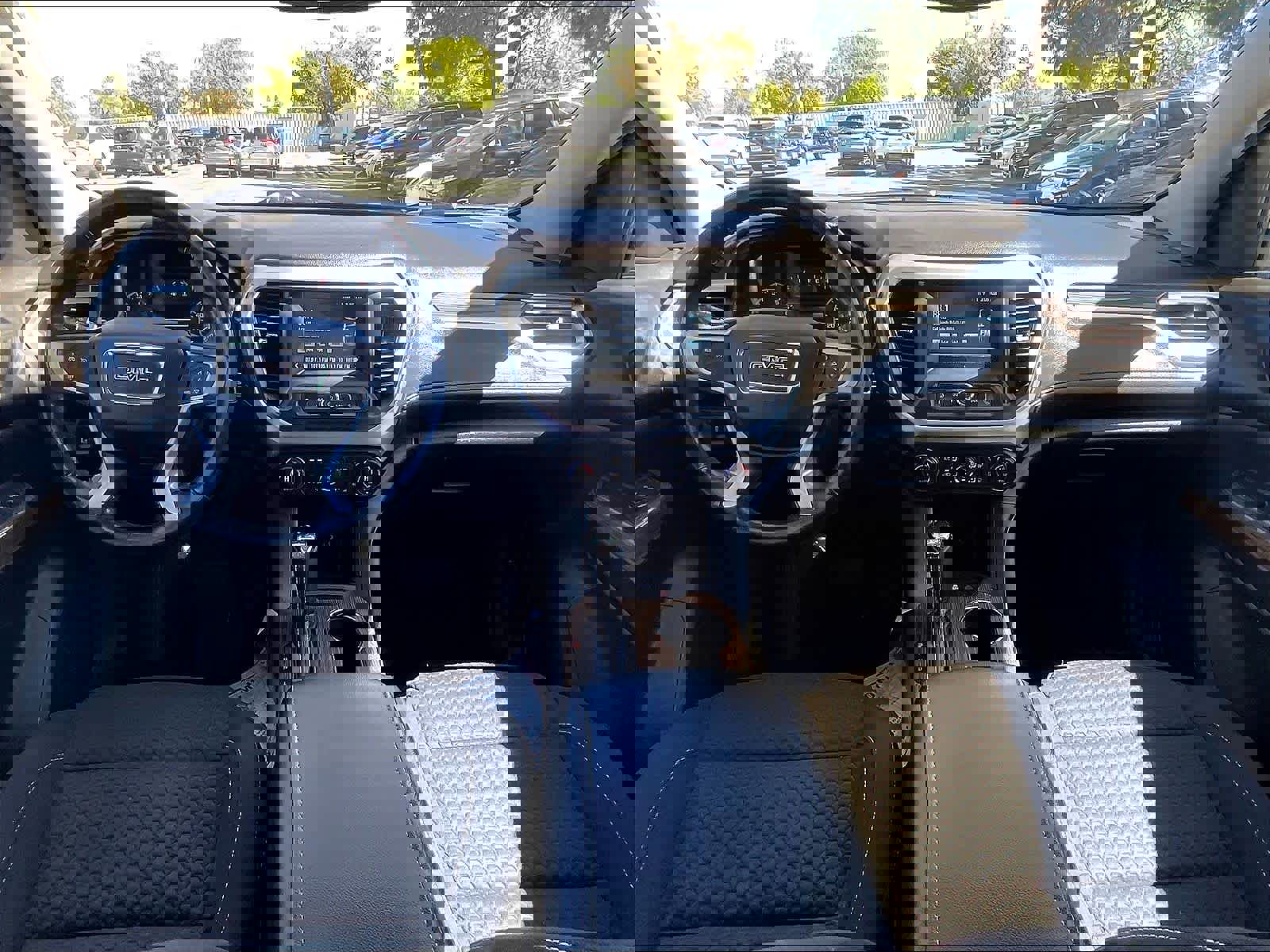 Used 2019 GMC Acadia SLE image 16