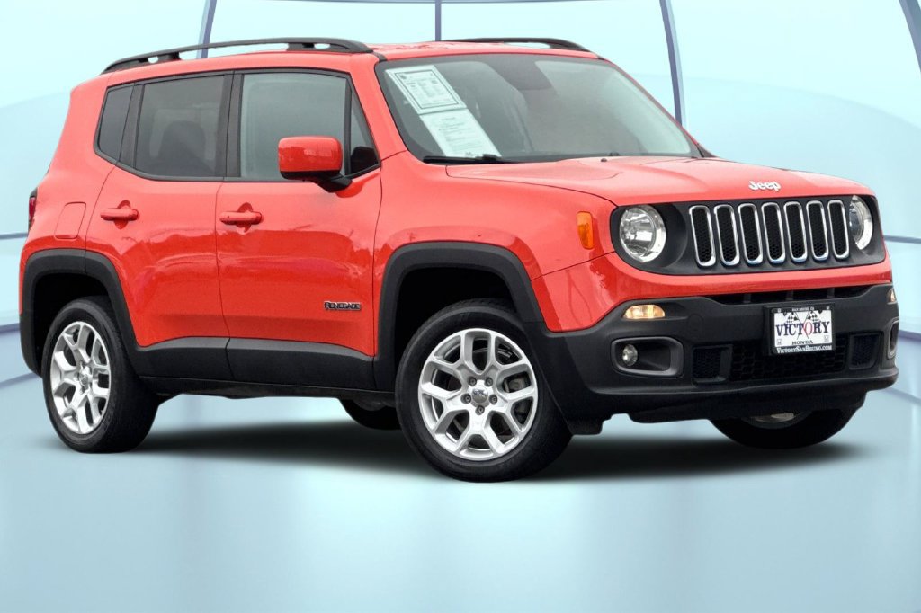 Used 2015 Jeep Renegade Latitude w/ Cold Weather Group II AWD/4WD image 2