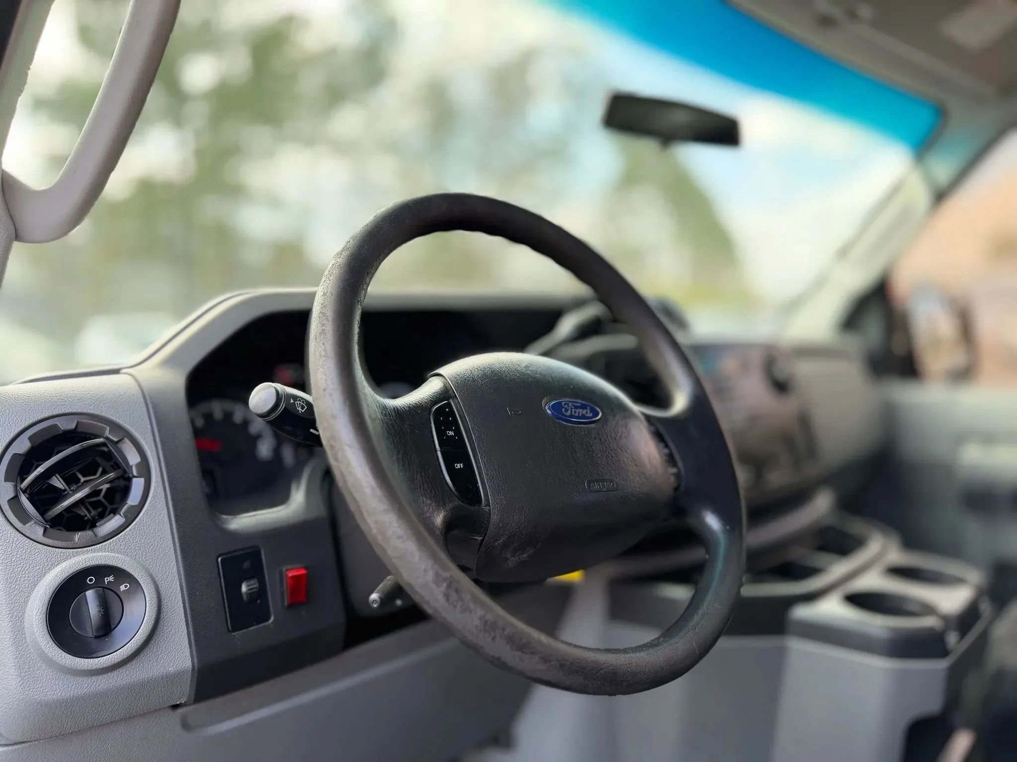 Used 2010 Ford E-250 and Econoline 250 image 12