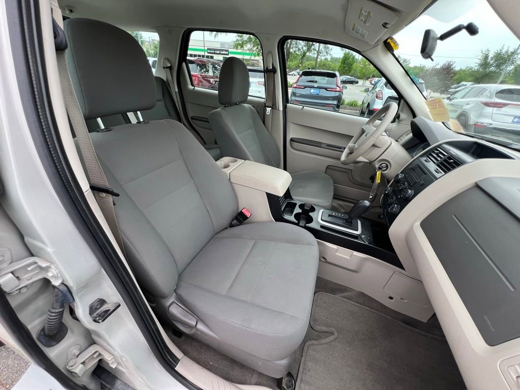Used 2009 Ford Escape XLS FWD image 25