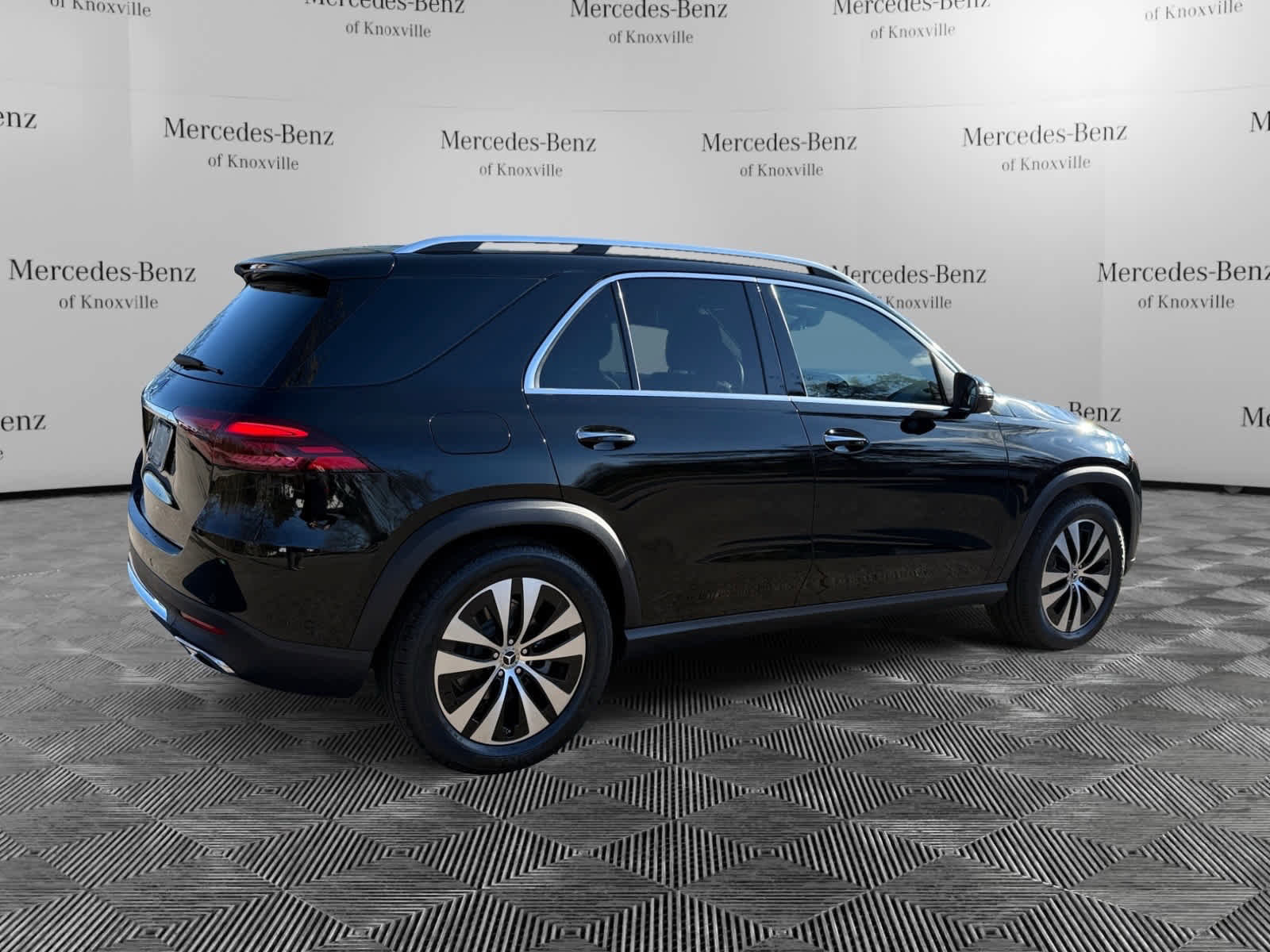 Certified 2025 Mercedes-Benz GLE 350 4MATIC image 5