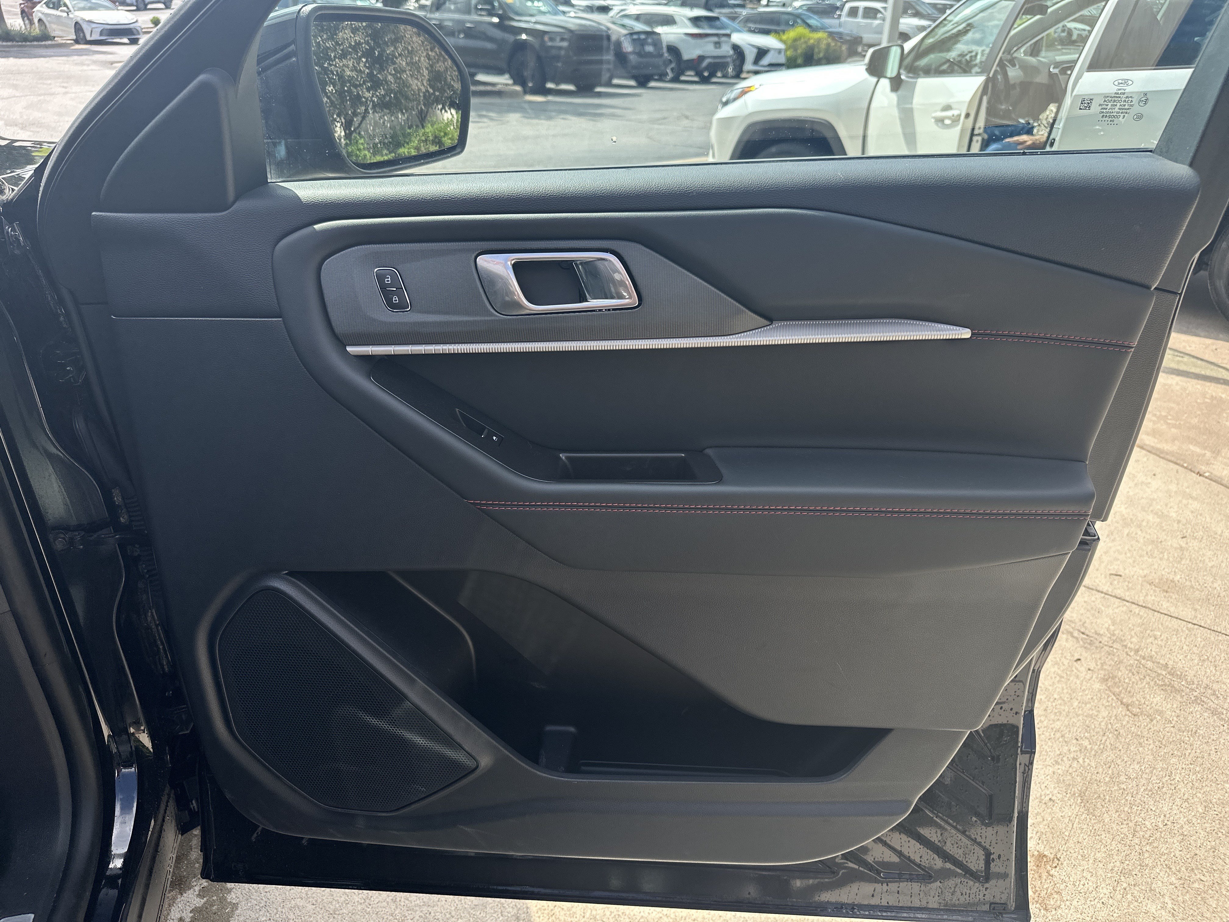 Used 2025 Ford Explorer ST-Line AWD/4WD image 27