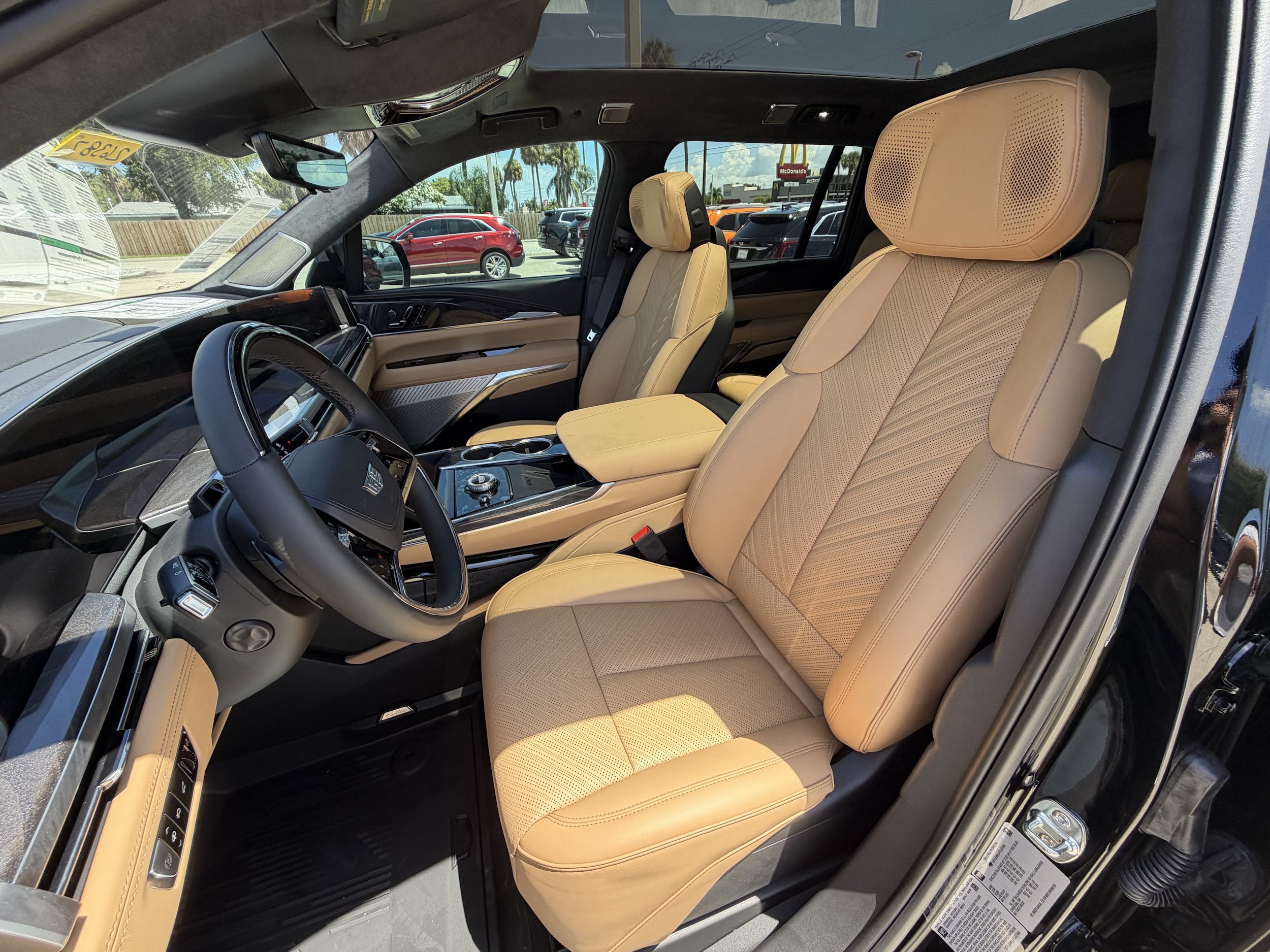 New 2026 Cadillac Escalade IQL Sport 2 w/ LPO, ONYX Package AWD/4WD image 11