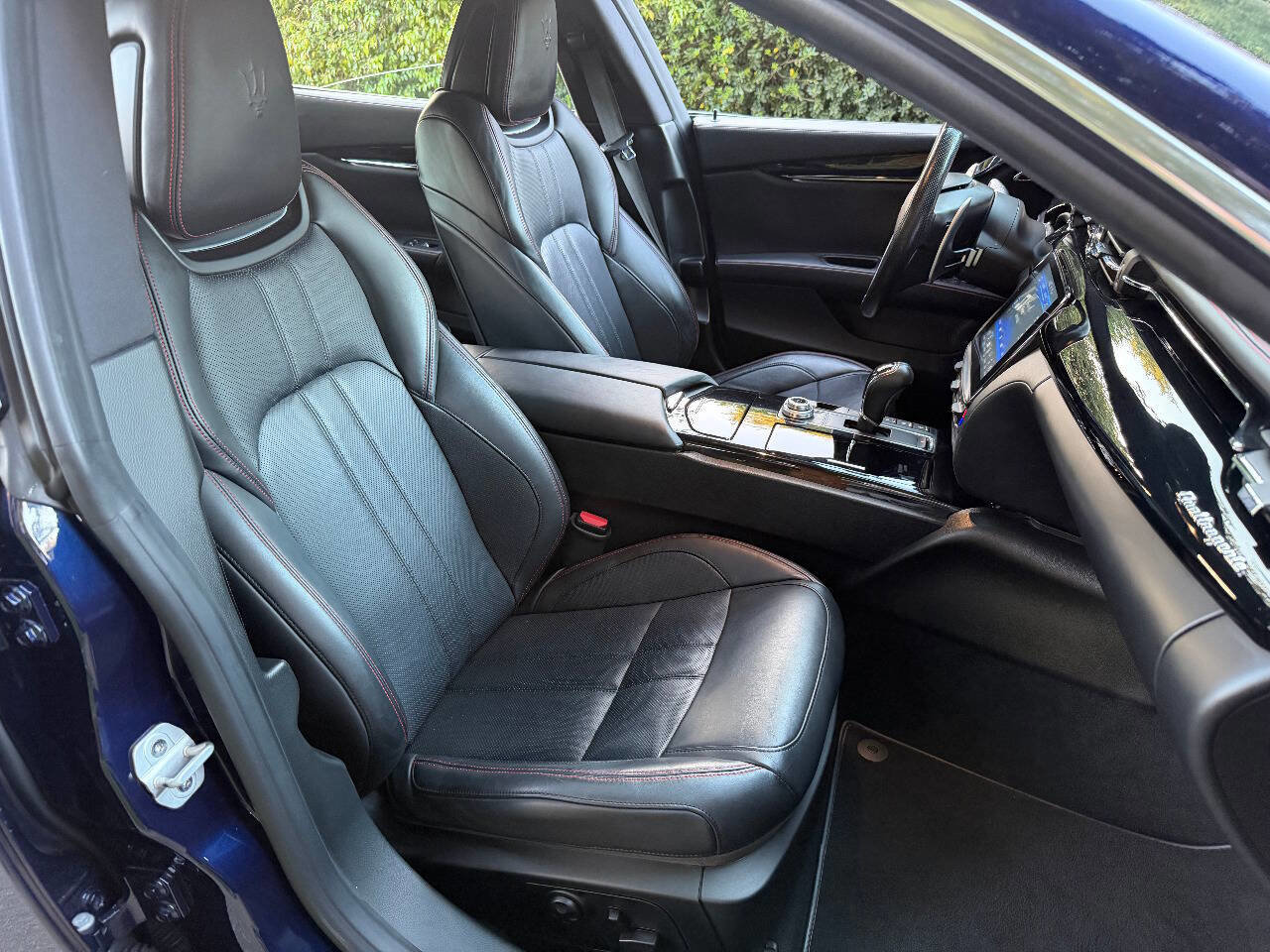 Used 2018 Maserati Quattroporte S GranSport image 28