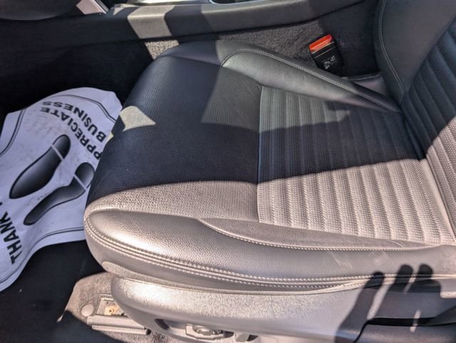 Used 2023 Land Rover Discovery Sport SE image 21