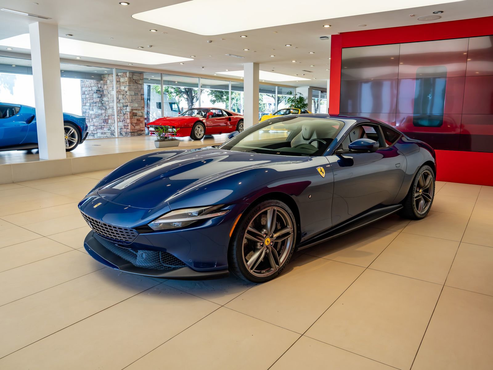 Used 2021 Ferrari Roma RWD image 4