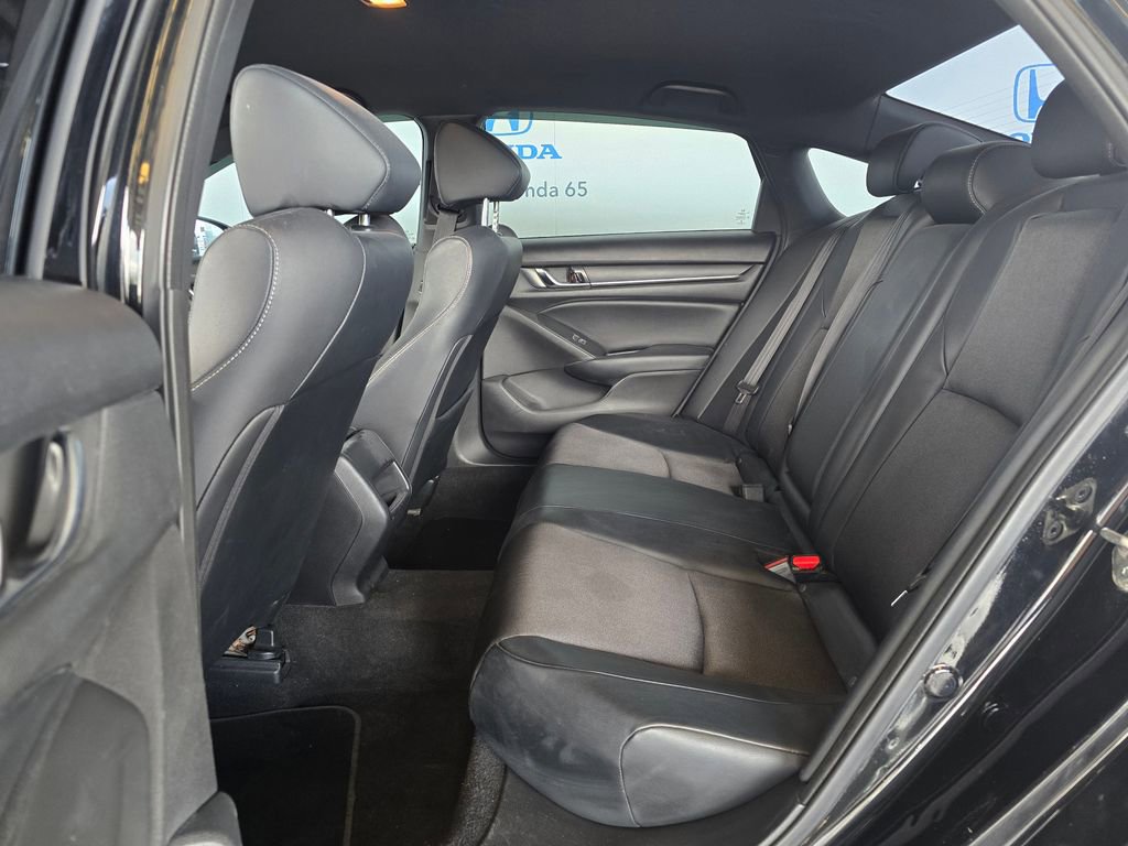 Used 2018 Honda Accord Sport image 12