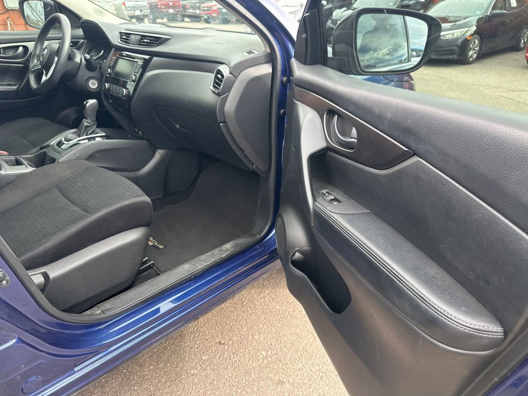 Used 2020 Nissan Rogue Sport S FWD image 15