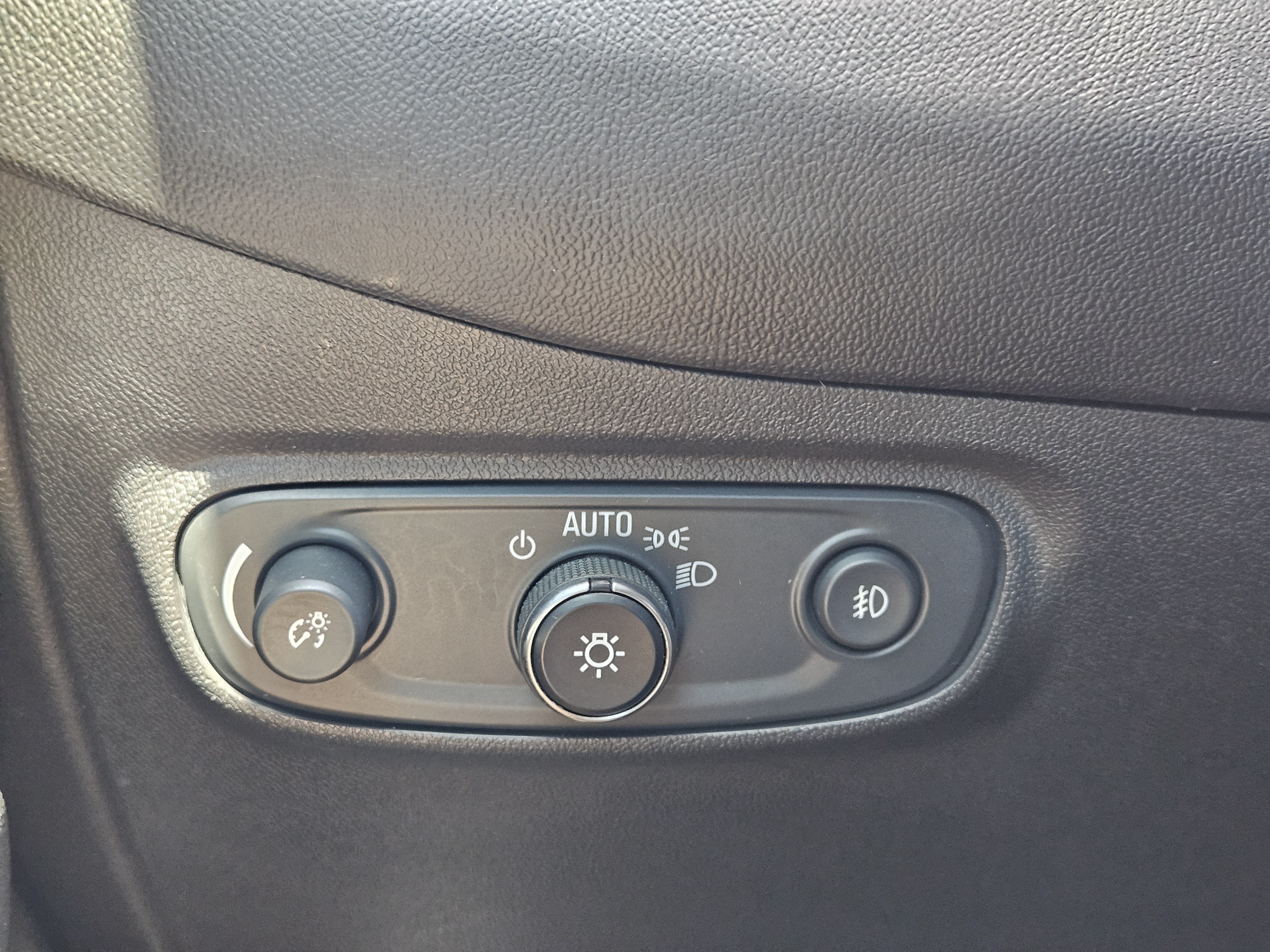 Used 2020 Chevrolet Equinox Premier FWD image 21